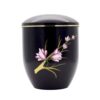 schwarz-urne-mit-blumenmotiv