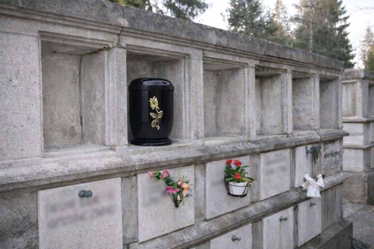 urnenstelen-stele-friedhof